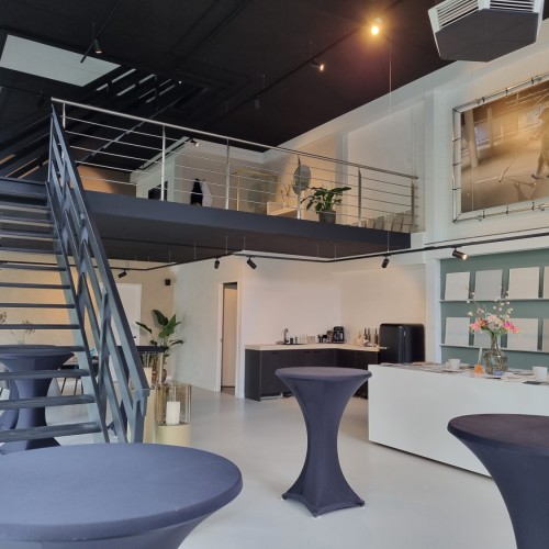 Showroom JS Floors met trackverlichting van Lumosec