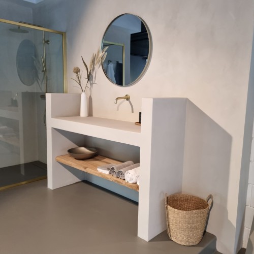 Verlichting betoncire van showroom badkamer door Canlux